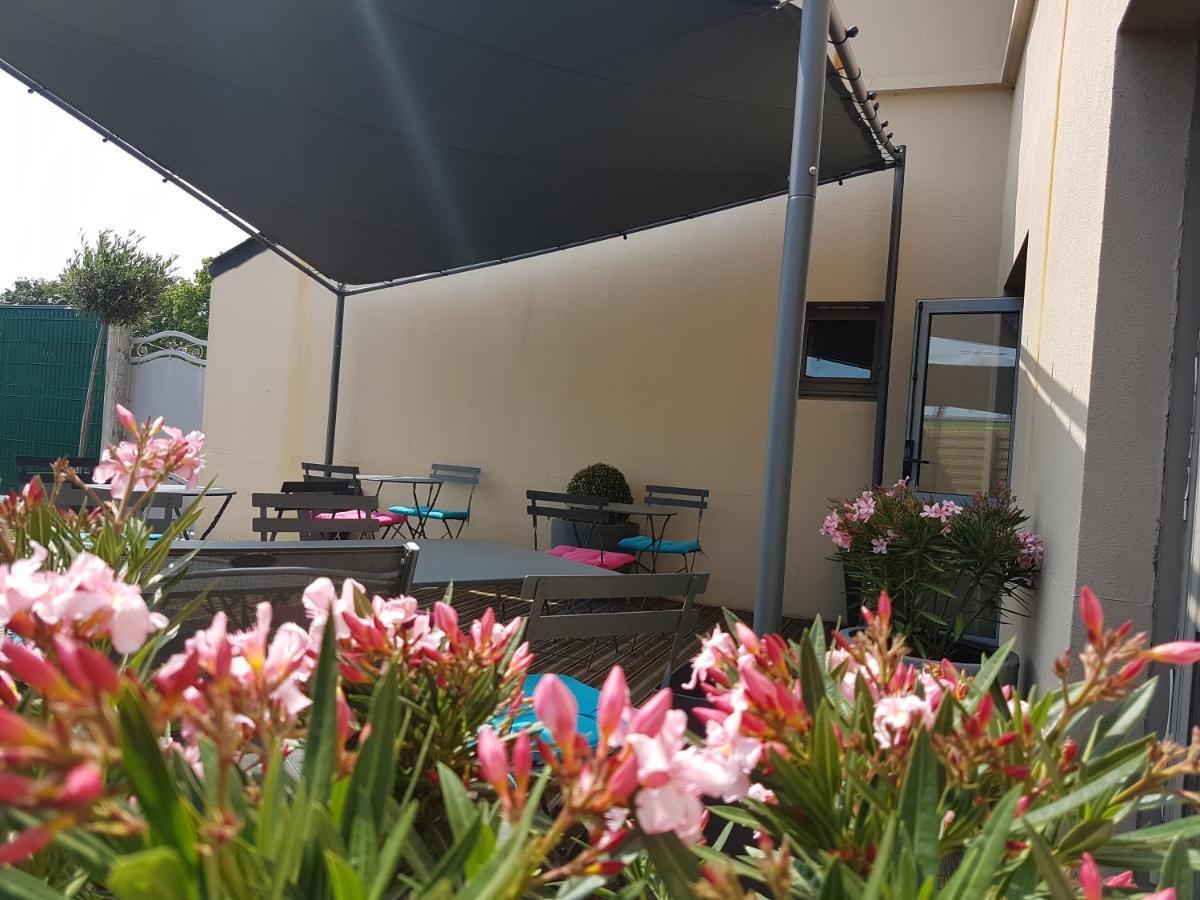 Kyriad Hotel La Fleche Exterior photo