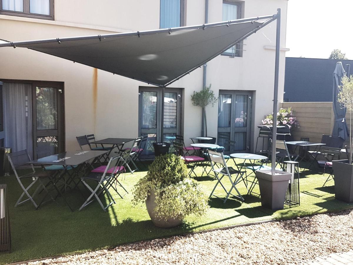 Kyriad Hotel La Fleche Exterior photo