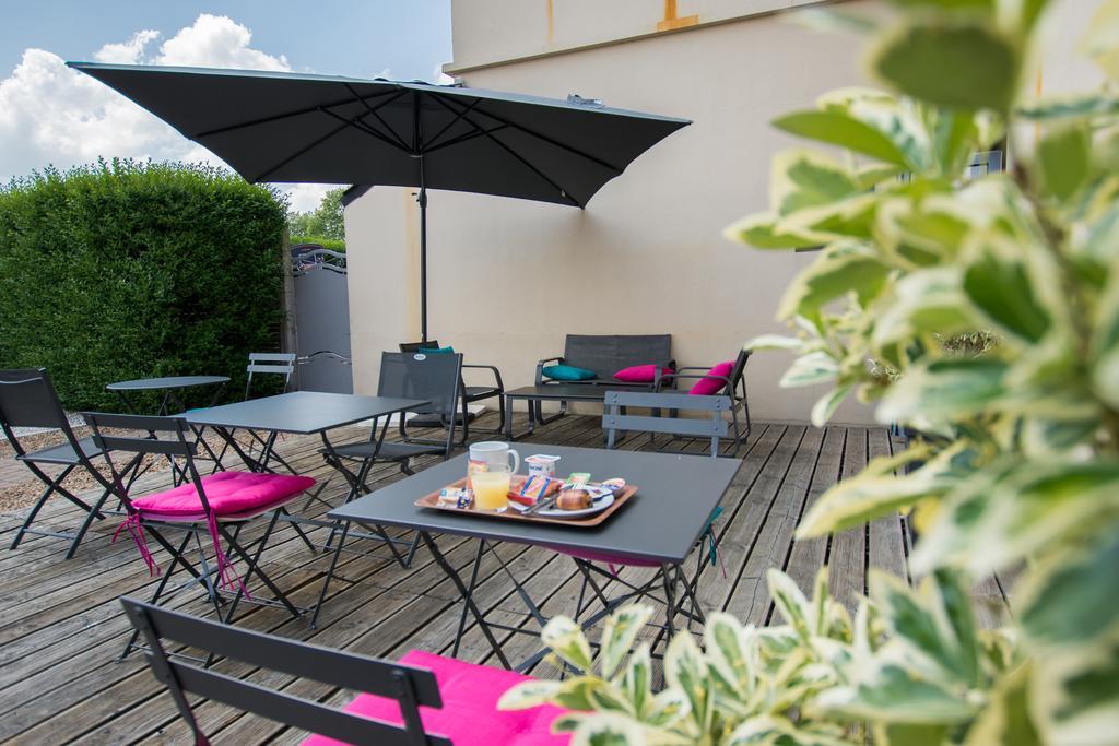 Kyriad Hotel La Fleche Exterior photo